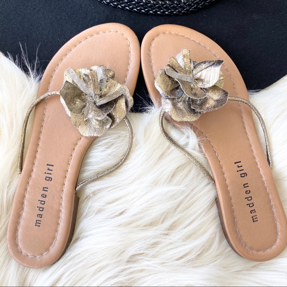 MADDEN GIRL floral metallic thing sandal Sz 7.5